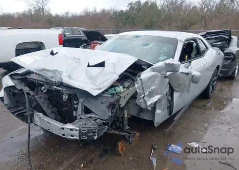2022 Dodge Challenger Sxt z USA, uszkodzony, nr VIN 2C3CDZAG8NH132142